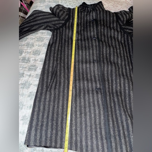 Vintage Gallery black/grey striped peacoat. 100% pure wool No size tag 21”P to P - Picture 12 of 13